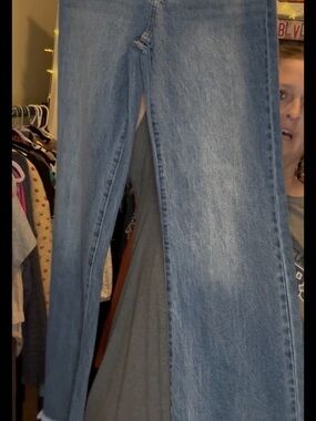 High-Rise Wide Leg Women's Jeans in Light Blue Wash